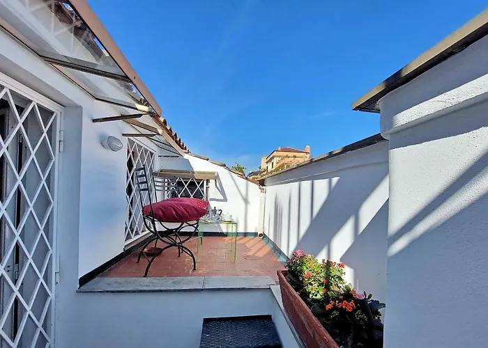 Lovely Via Sistina Rome