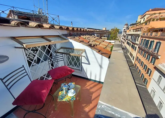 Lovely Via Sistina * Rome